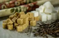 Cuánta azúcar añadida puedes comer al día: guía según AHA, OMS y FDA