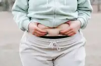 Obesidad abdominal en la mujer hispana: riesgos únicos y estrategias específicas